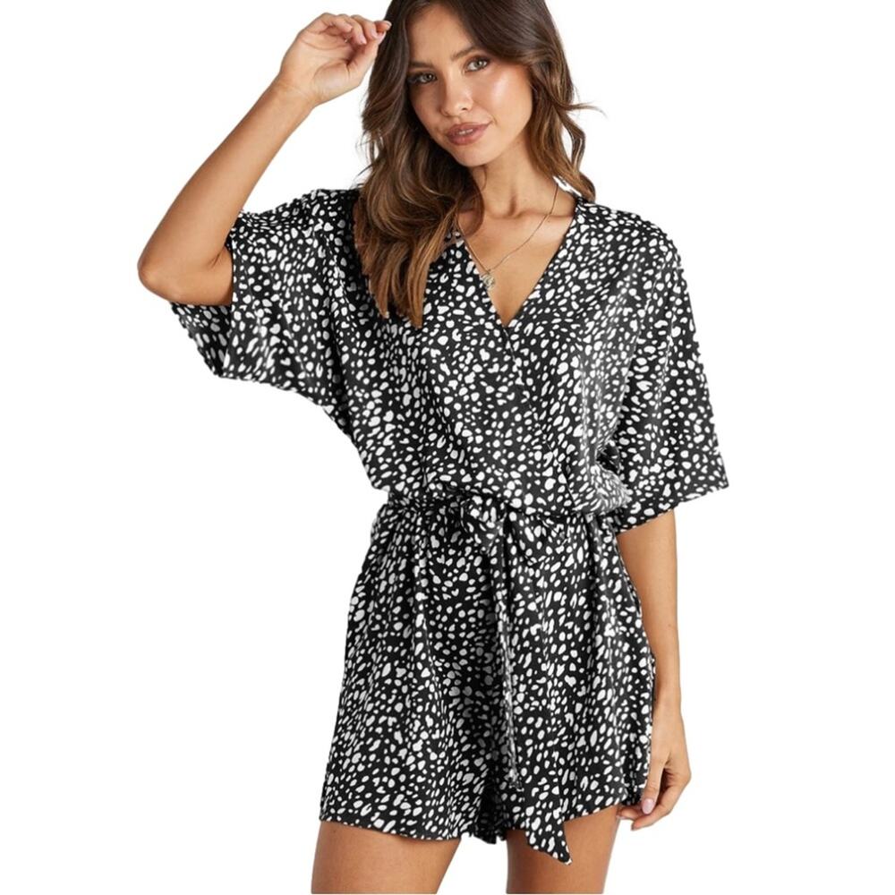 Pretty Garden Romper Black White Print V-Neck 1/2 Sleeve Belted Pocket Large NEW
